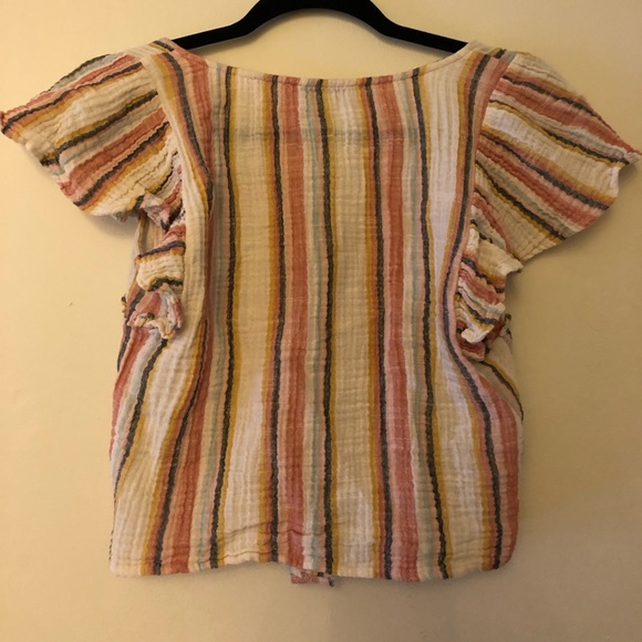 Vertical Stripe Button Up Crop Top - Picture 2 of 5